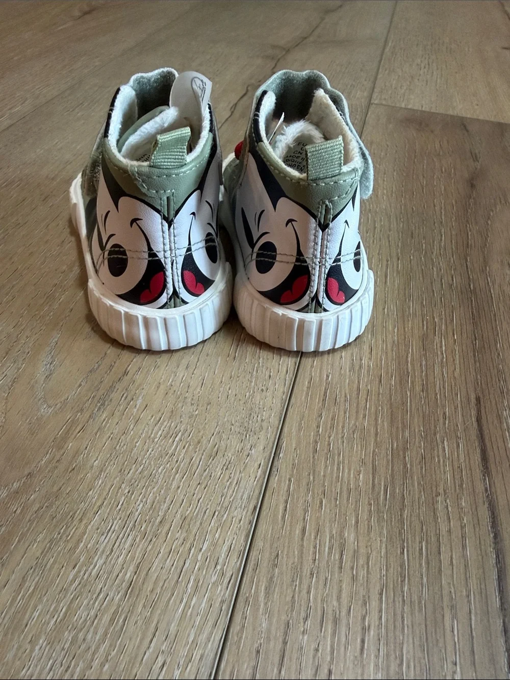 H&M high top Mickey sneakers|Size 4-5C